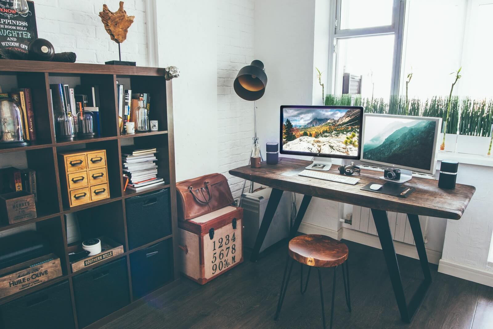 Comment créer un bureau à domicile en 5 étapes simples | Photo par Vadim Sherbakov