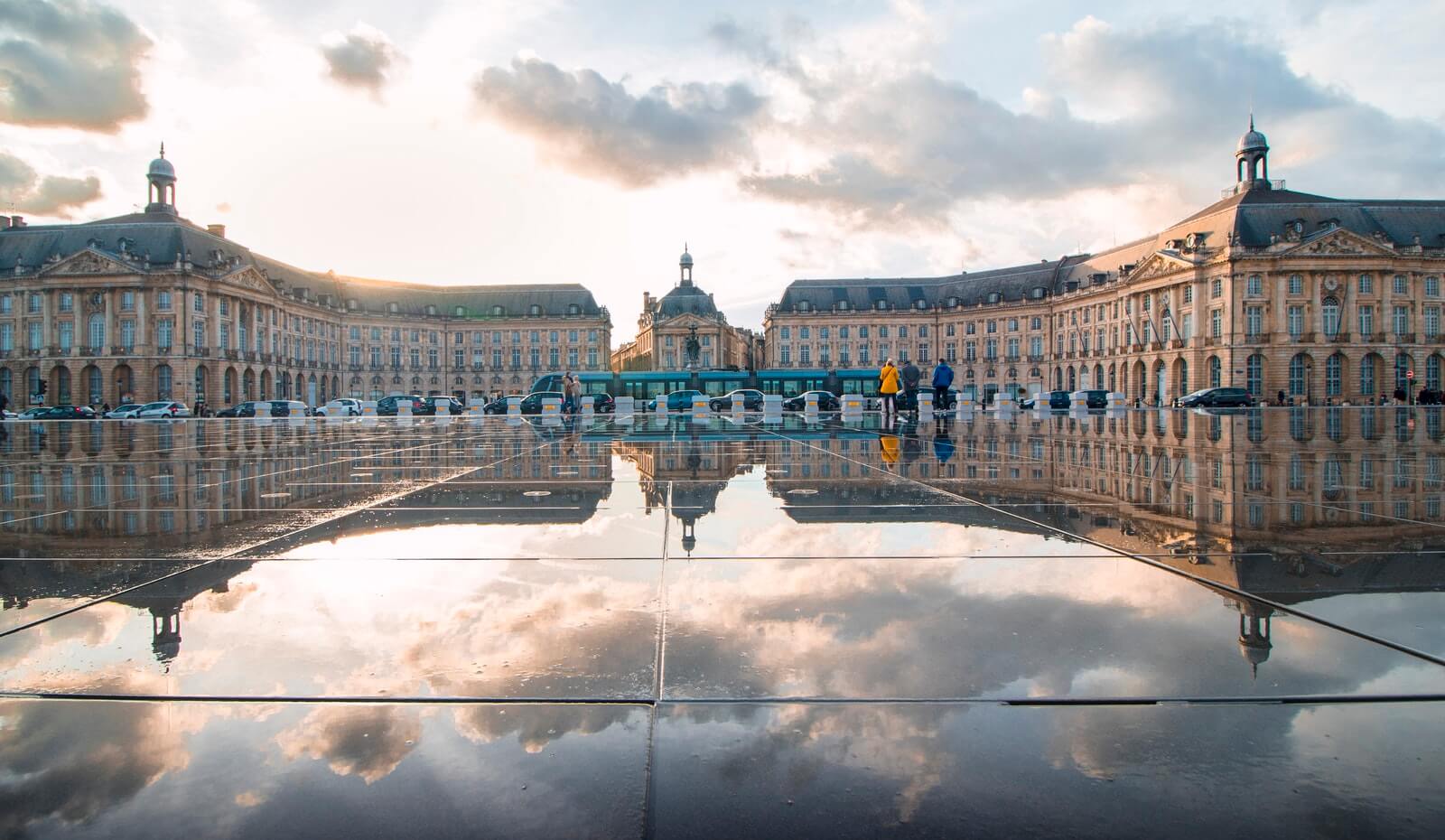 Comment faire du home-office à Bordeaux ? | Photo par Borja Lopez