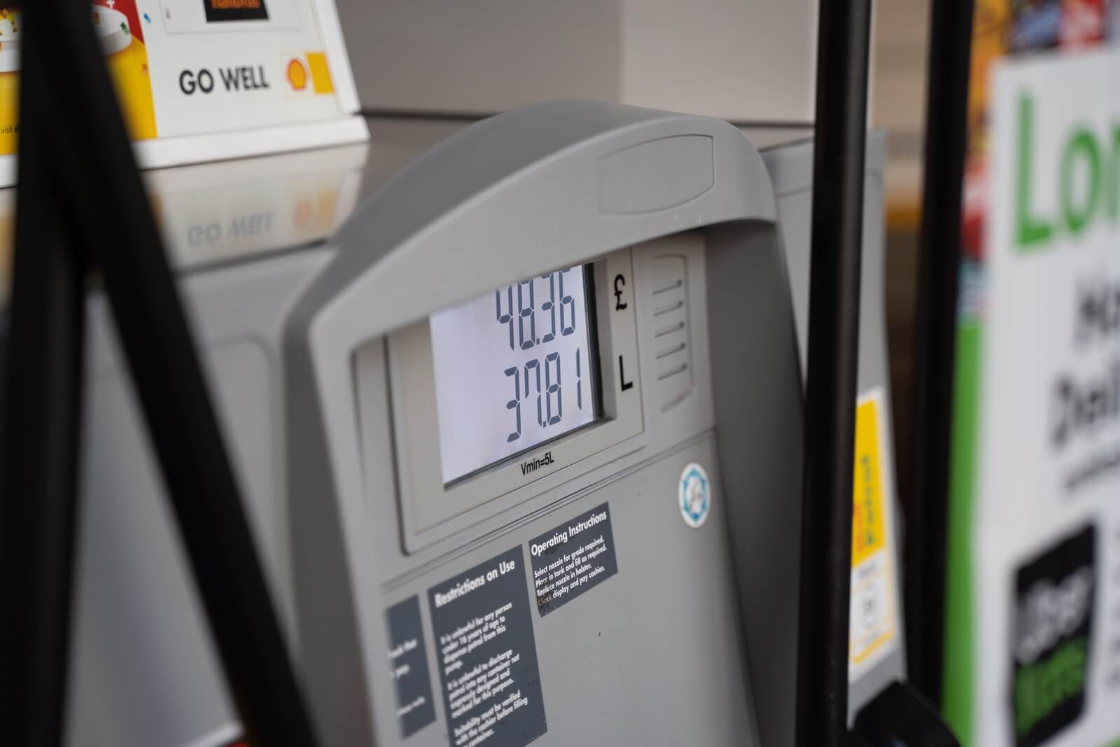 Le télétravail est-il une solution à l'inflation du carburant ? | Photo par Krzysztof Hepner