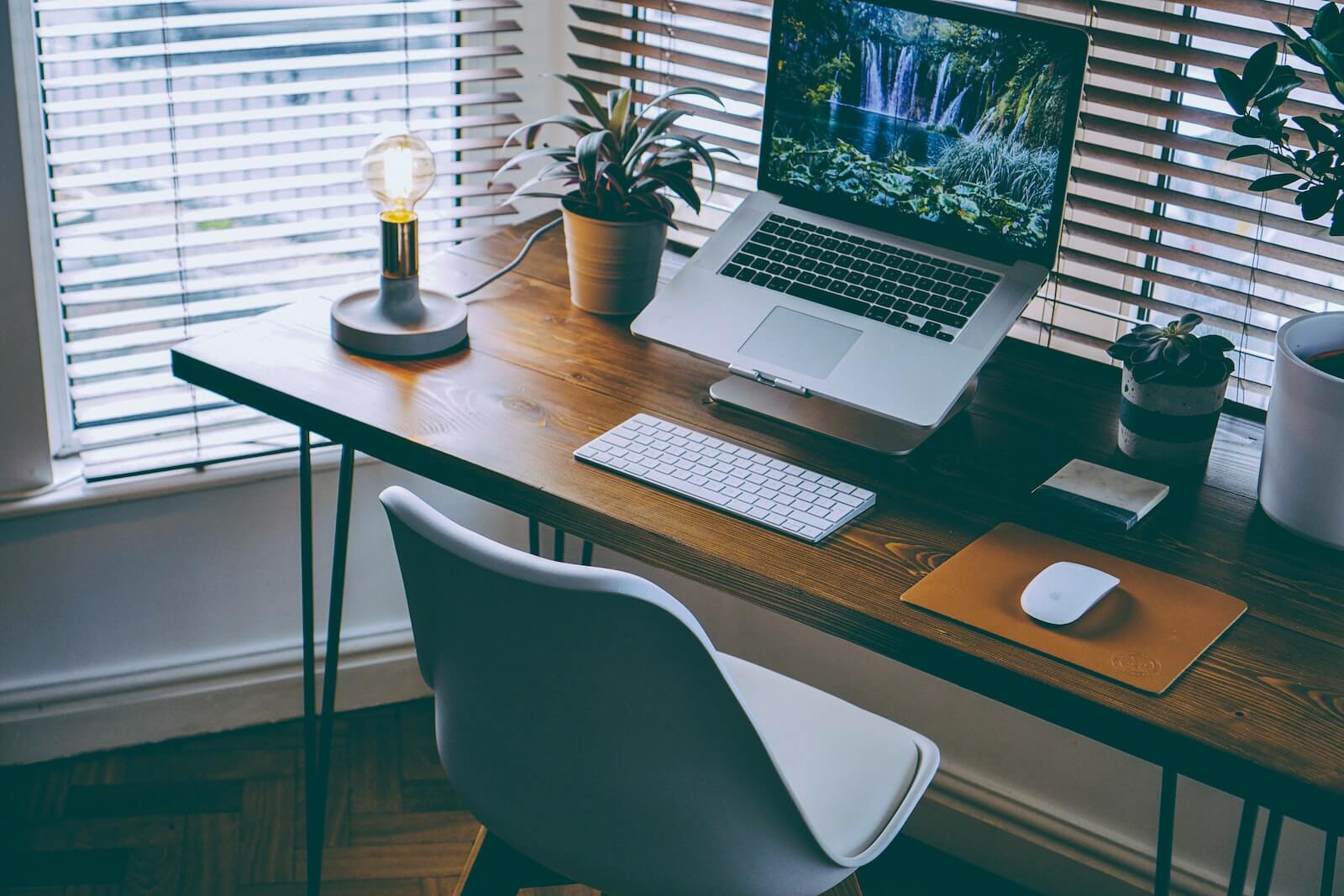 Comment mettre en place le flex office chez soi ? | Photo par Nathan Riley